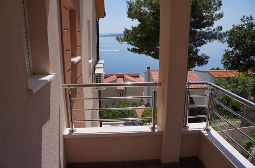Apartments Karlo Baska Voda Bagian luar foto