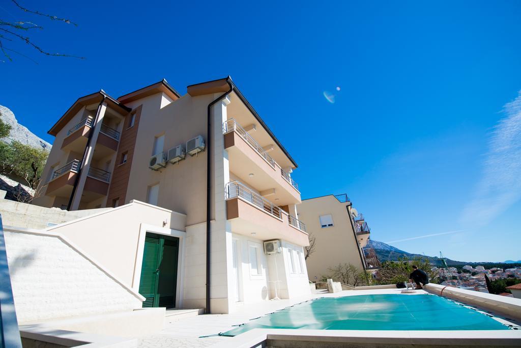 Apartments Karlo Baska Voda Bagian luar foto